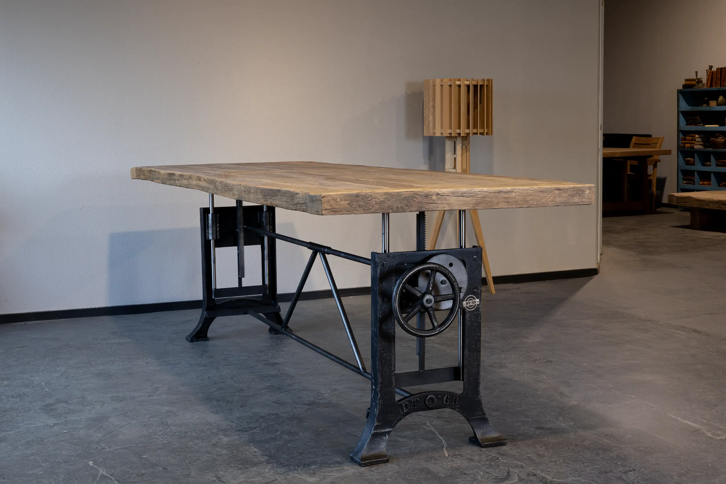 DT03 Eiken in hoogte verstelbare eettafel 2026-01 (7)