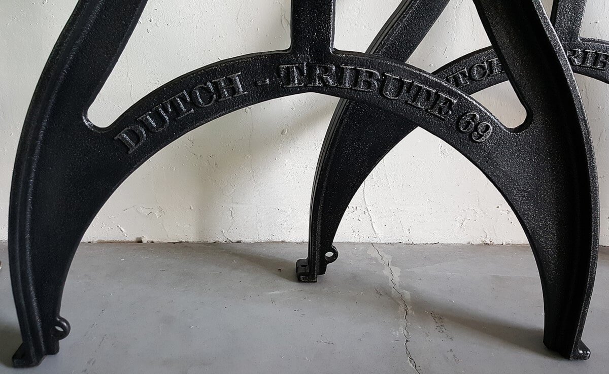 Industrie-Design-Tischgestell-Gusseisener-Beine-IND132
