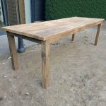 rustikaler-franzosischer-tisch-hergestellt-aus-sonnenverbrannte-altholz-eiche-z002-01