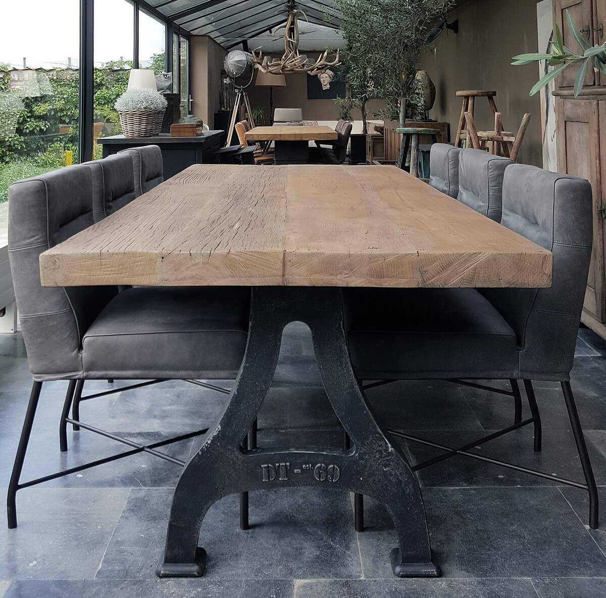 Esstisch nach Industrie design mit massiven Tischplatte – DT11