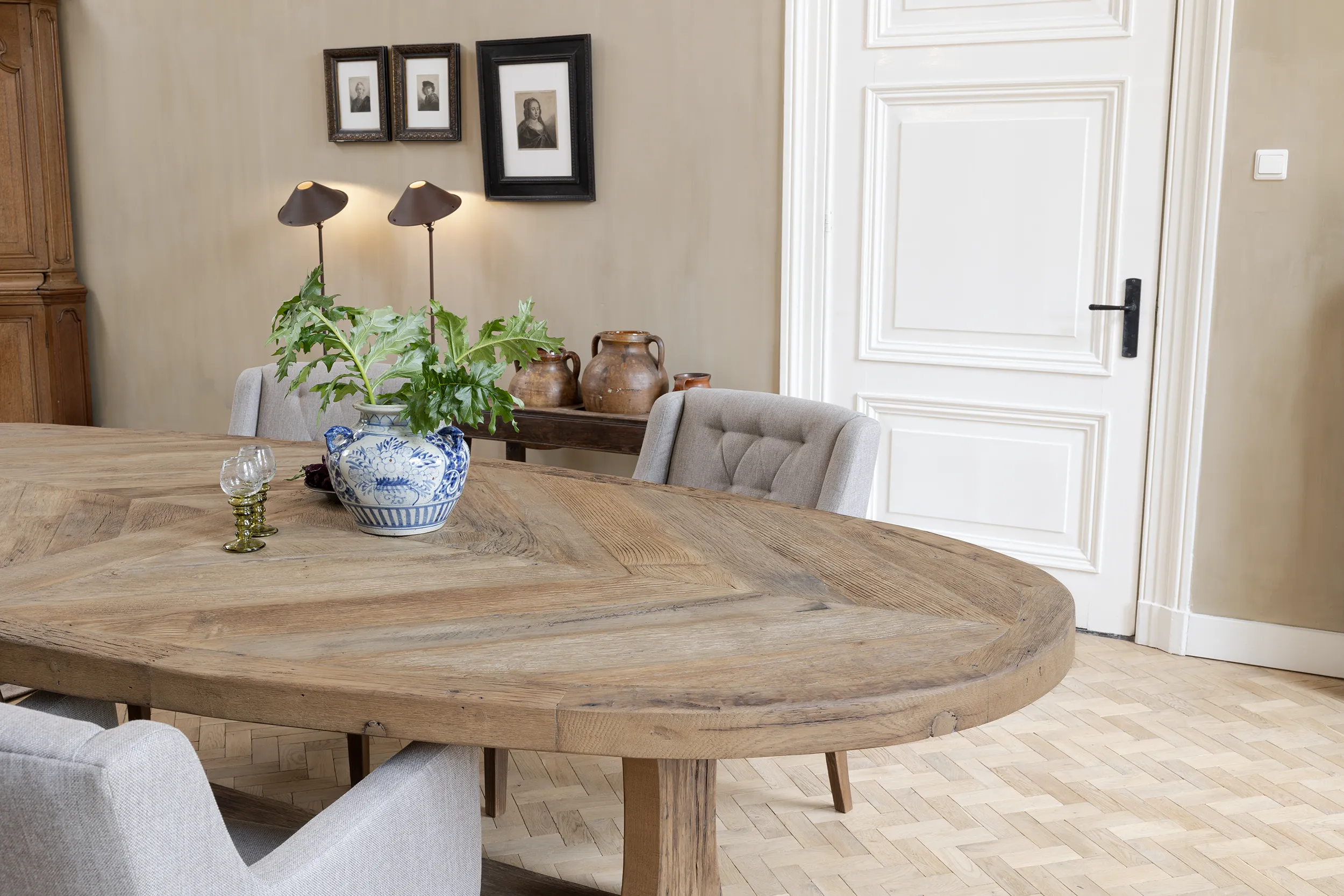 Ovale eiken kloostertafel Annecy op maat gemaakt in Nederland