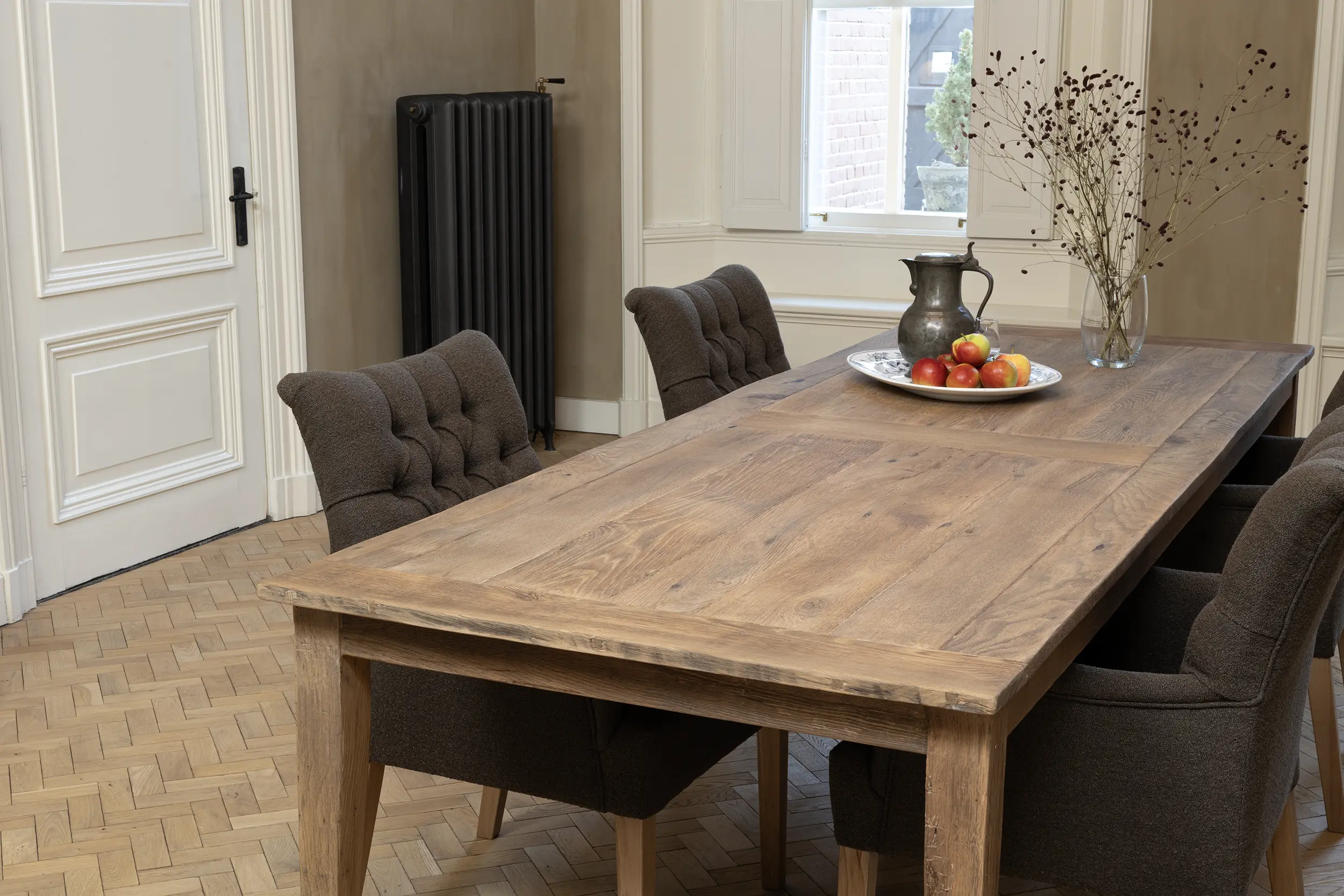 Franse eiken eettafel model Pierre in landelijke stijl op maat gemaakt