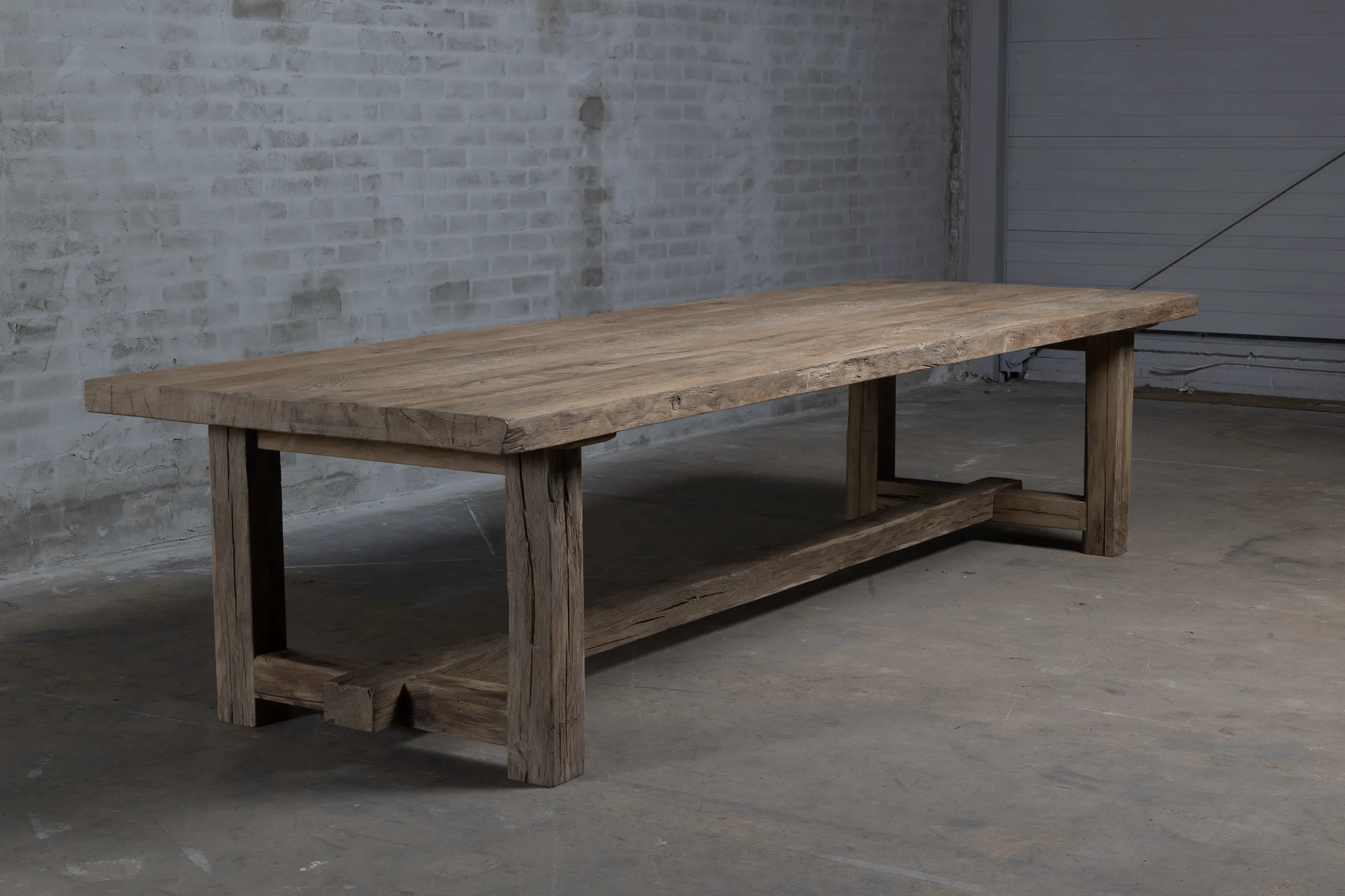 Draufsicht auf den Ulm Klostertisch Z027-M aus massiver Eiche