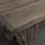 Nahaufnahme der Tischbeine des Ulmer Klostertisches Z027-M aus massiver Alteiche.
