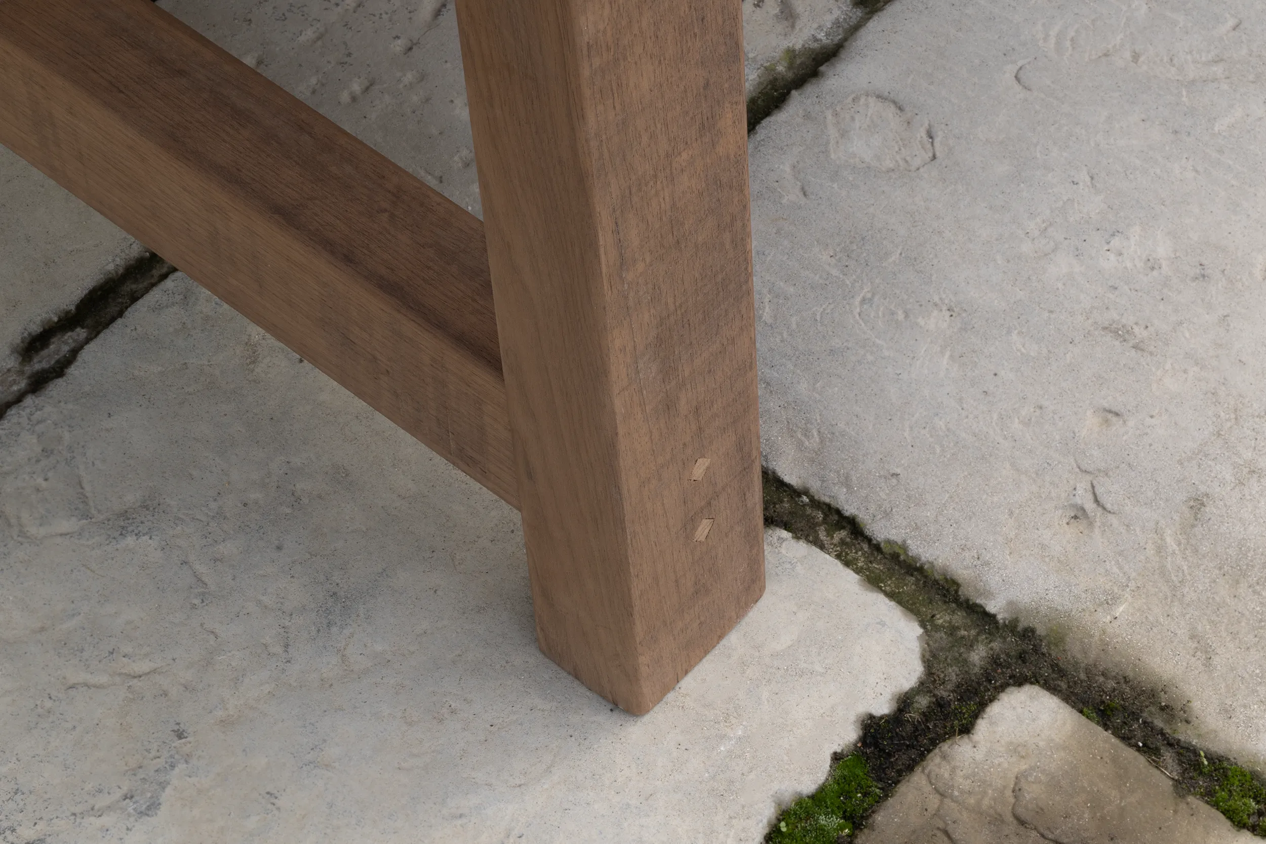 Landelijke kloostertafel T22-6 Landelijke kloostertafel voor buiten T22 gemaakt van Fraké hout