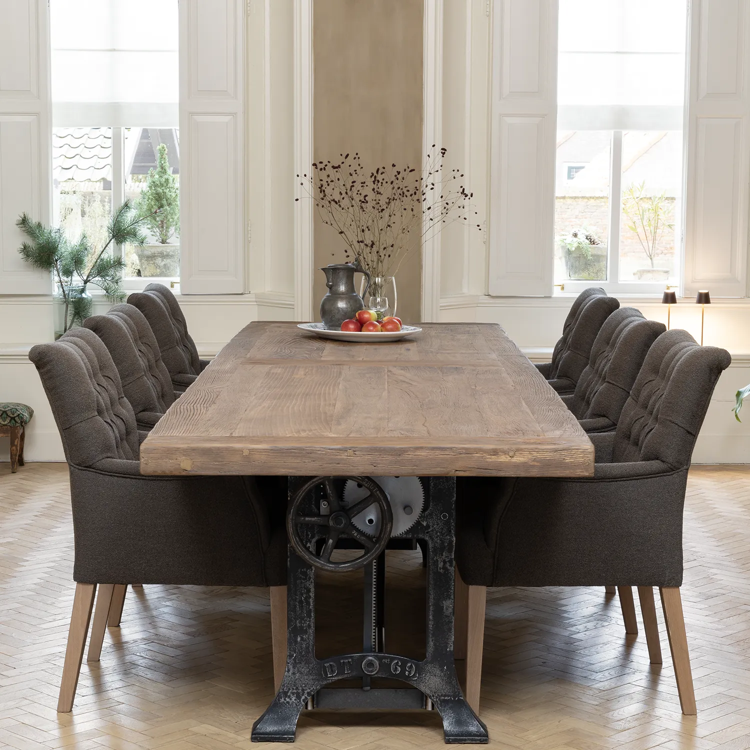 Maßgefertigter luxuriöser Esszimmerstuhl Bruce mit Armlehnen