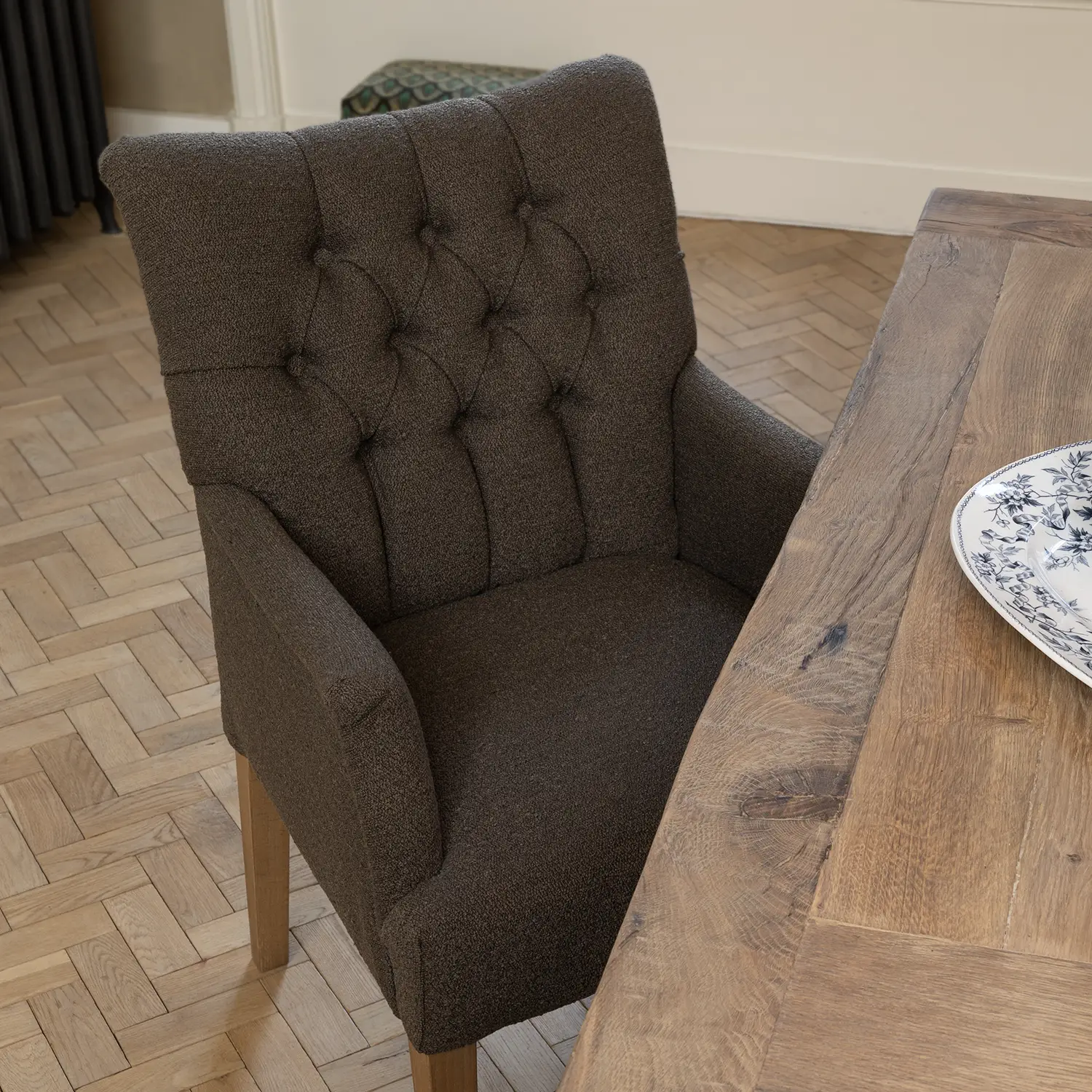 Bruce luxe eetkamerstoel met armleuningen op maat gemaakt