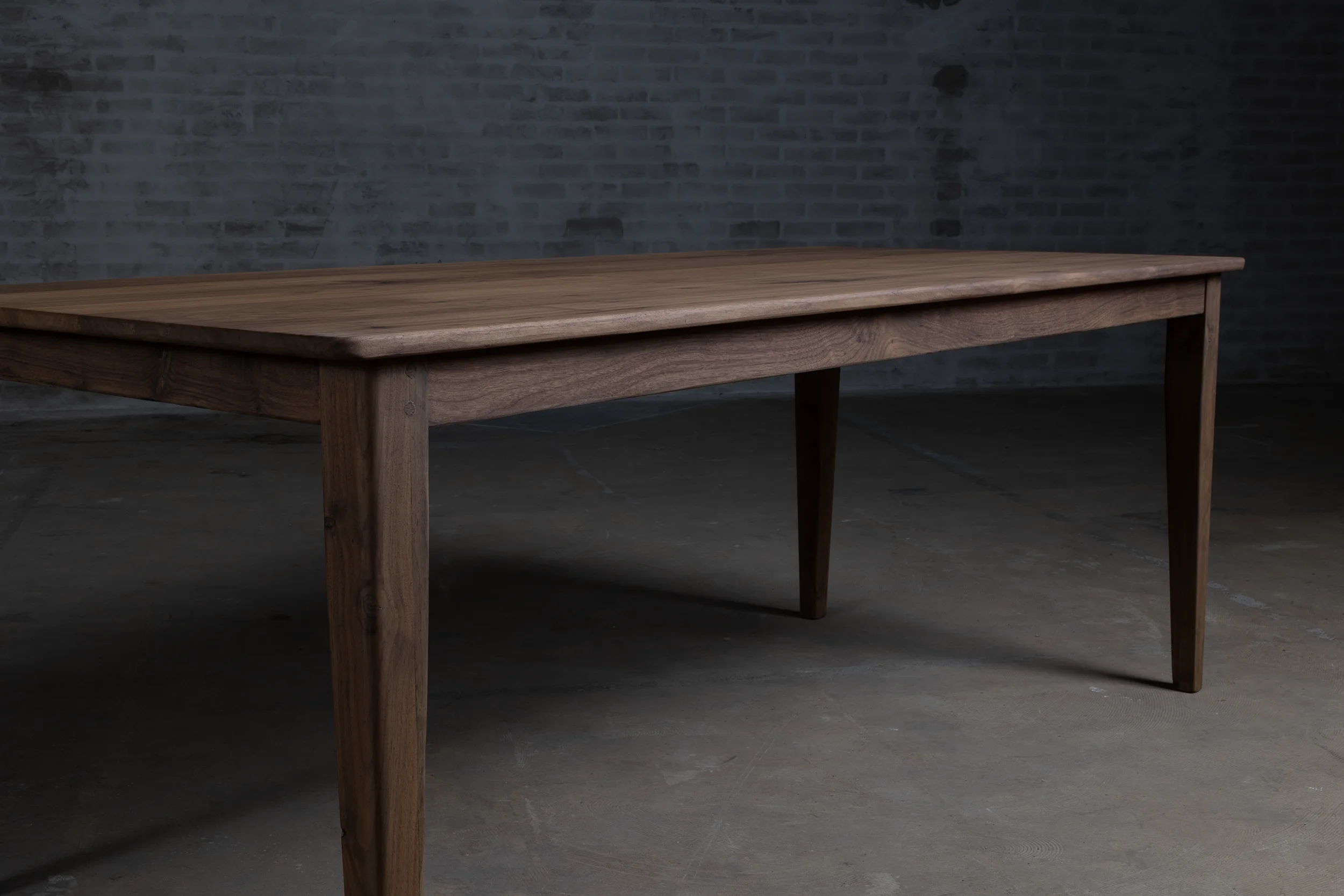 Esstisch aus Nussbaumholz im französischen Stil -Z046-5 Table top of a French-style walnut dining table