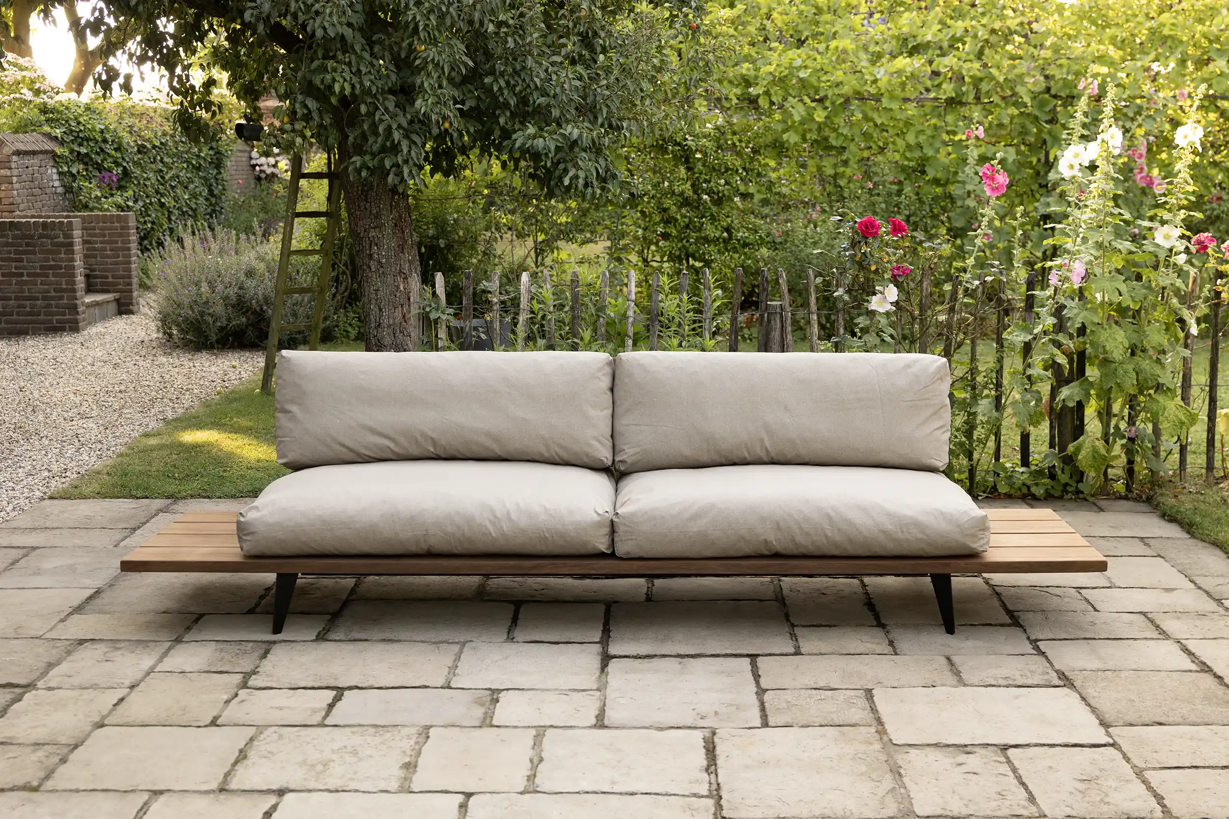 Moderne houten tuinbank TB01 (1)